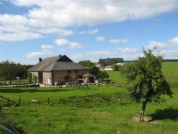 Maison d’hôte pour 20 personnes, avec jardin ainsi que sauna et vue, animaux acceptés à Gouvy