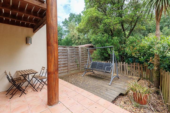 Location de vacances pour 4 personnes, avec balcon et jardin dans Lac de Léon
