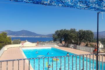 Villa pour 6 personnes, avec terrasse ainsi que piscine et jardin dans Porticcio