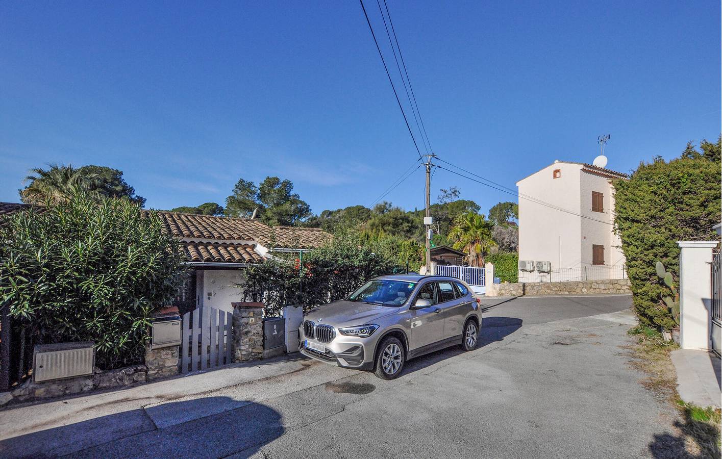 Stilvolles 90-qm-Apartment mit AC, Pool und Parkplatz, nahe Restaurants und Seen in Frejus, Mittelmeerküste (Frankreich)