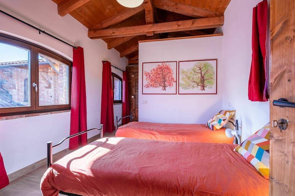 Appartamento intero, Accogliente appartamento per 6 persone con Wifi, Tv, animali ammessi e parcheggio in Mondovì, Provincia di Cuneo