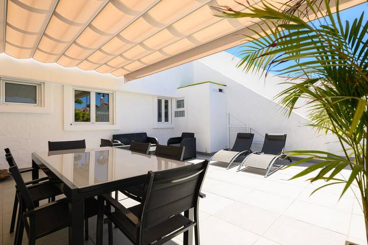 Bungalow para 5 personas, con Terraza además de Jardín y Piscina en Pasito Blanco