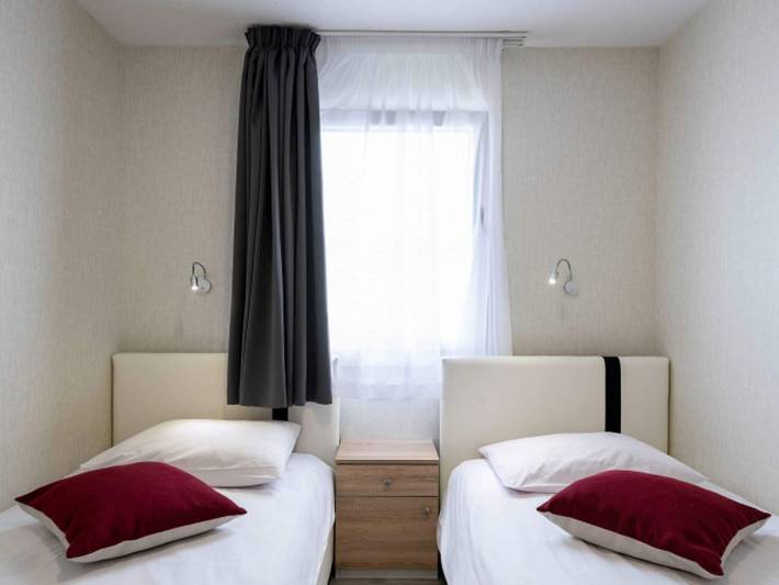 Camping für 6 Personen, mit Garten und Terrasse sowie Pool in Banjole - 3