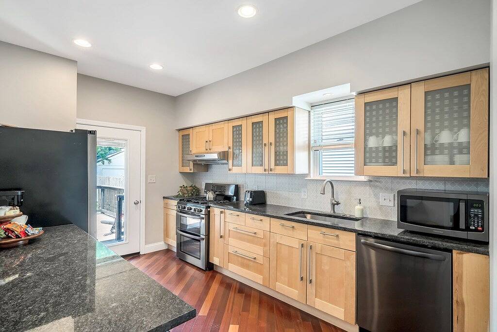 Incredible 3 bed Oakley Square Charmer! Enjoy everything Oakley! Best location! in Cincinnati, Hamilton County (OH)