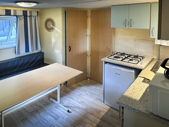 Mobil home pour 3 personnes, avec piscine, animaux acceptés à Monplaisant - 2