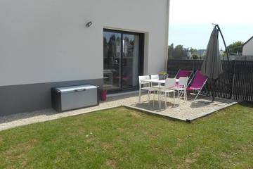Gîte pour 4 personnes, avec terrasse ainsi que piscine et jardin à Pluduno