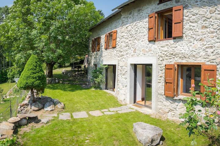 Gîte pour 6 personnes, avec terrasse et jardin dans Gourbit