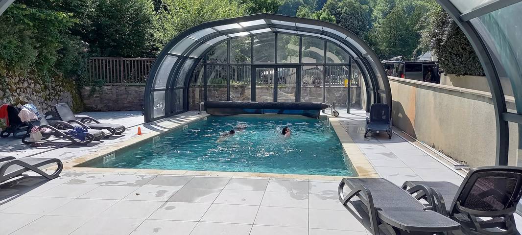 Appartement entier, Séjour Confort à Saint-Lary – Appartement 3, Terrasse, Piscine Chauffée et Accès Direct Téléphérique in Saint-Lary-Soulan, Parc national des Pyrénées