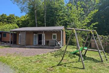 Maison de campagne pour 6 personnes, avec jardin, animaux acceptés à Égliseneuve-d'Entraigues