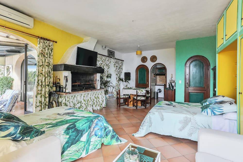 Ganze Wohnung, Homerez - Studio mit privatem Pool in Menton in Menton, Nizza und Umgebung