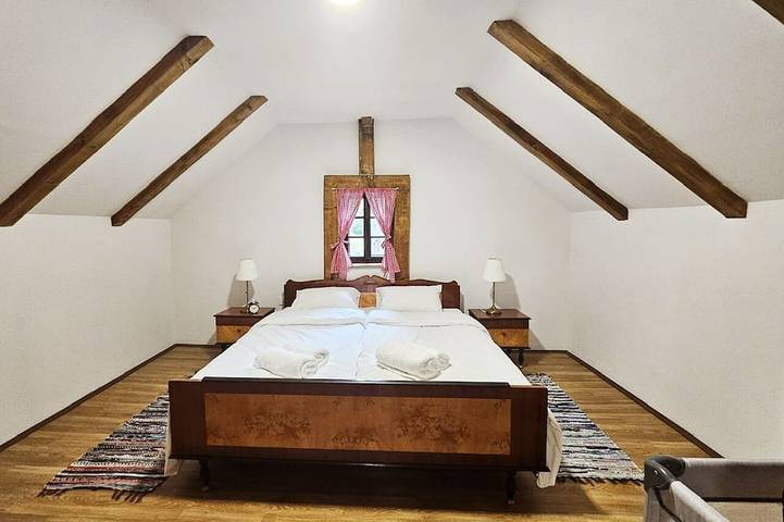 Charm of Tradition: A Cozy Wooden House in the Heart of Croatian Zagorje in Condado de Krapina-Zagorje