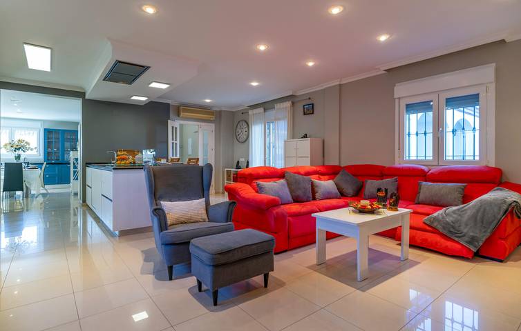 Luxus-Wohnung mit Pool und Parkplatz, 2 km von Playa del Rinconcillo entfernt in Los Cortijillos, Los Barrios