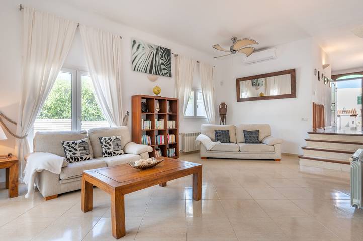 Villa "Luca" with Pool, Garden, Terrace, A/C & Wi-Fi in Cala d'Or, Santanyí