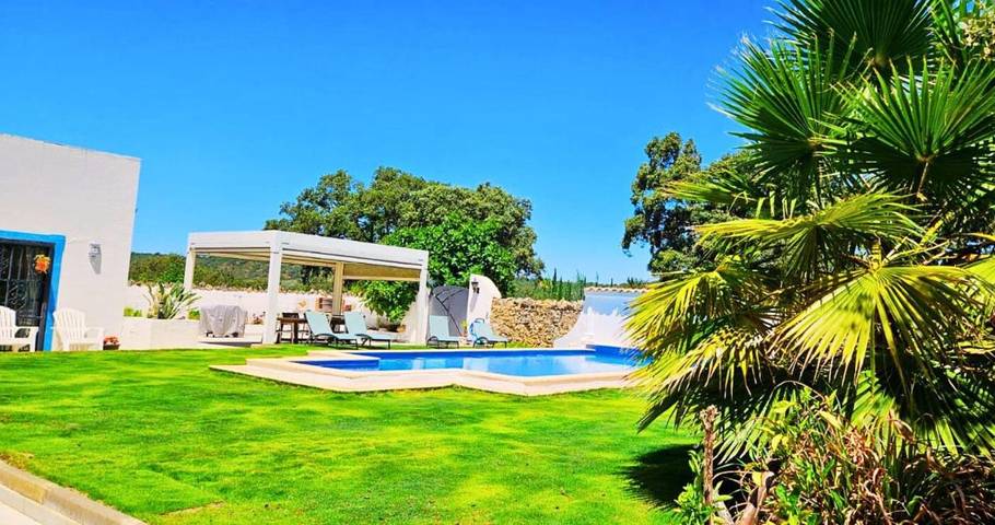 Location de vacances pour 12 personnes, avec vue ainsi que piscine et jardin, adapté aux familles à Loulé - 2