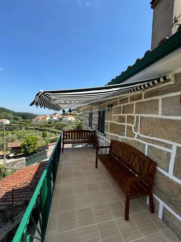 Location de vacances pour 8 personnes, avec vue et jardin dans Tarouca