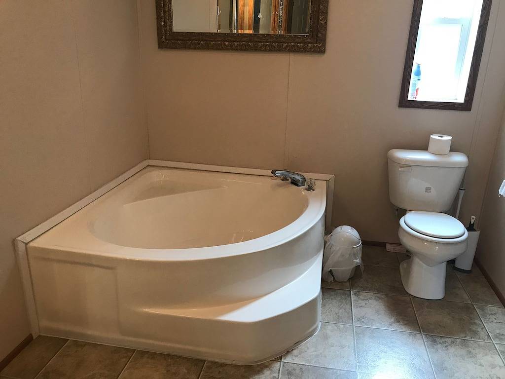 Unser Lake House steht Ihnen im Herbst und Winter für Ihre Exerzitien oder Besichtigungen zur Verfügung !! in Kentucky Lake