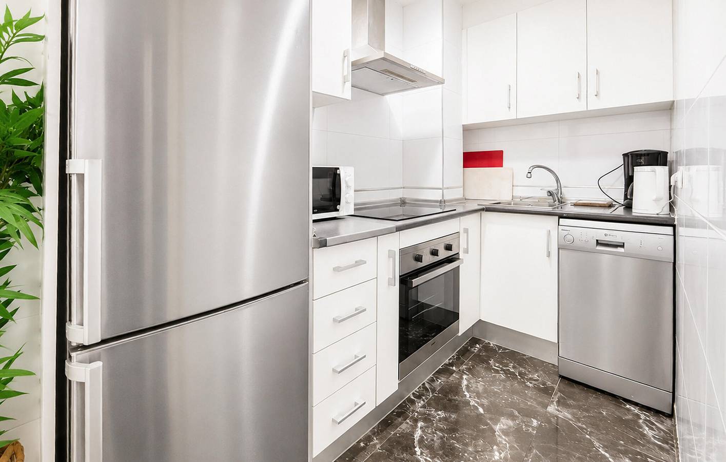 Apartamento vacacional entero, Apartamento con terraza junto a la playa, aire acondicionado y WiFi in Torrevieja Centro, Torrevieja