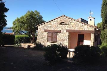 Villa pour 5 personnes, avec jardin et terrasse, animaux acceptés à Cavalaire-sur-Mer