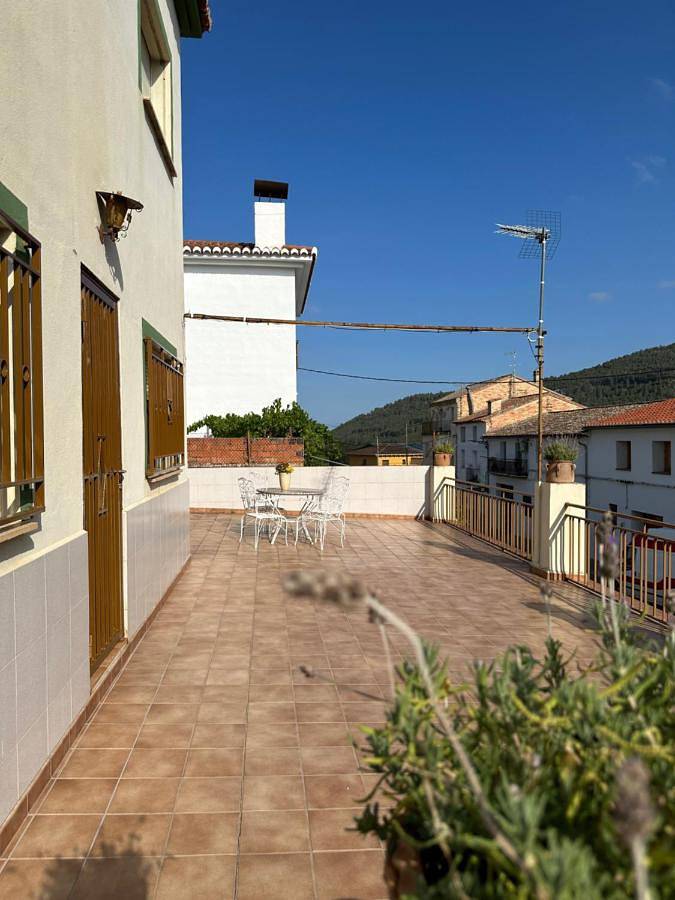 Three-Bedroom House in Viver, Province de Castellón