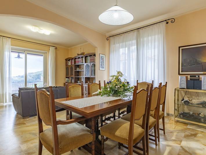 Ferienhaus für 9 Personen, mit Balkon und Terrasse sowie Garten und Ausblick in Cipressa - 2