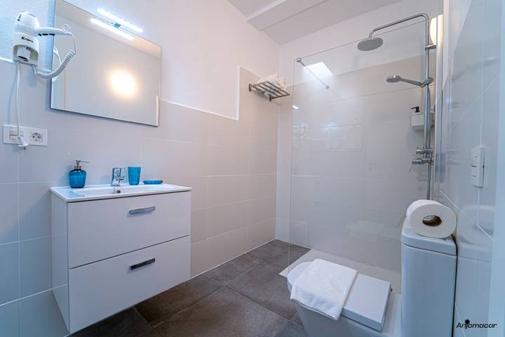 Gîte pour 2 personnes, avec piscine dans Tahiche - 3