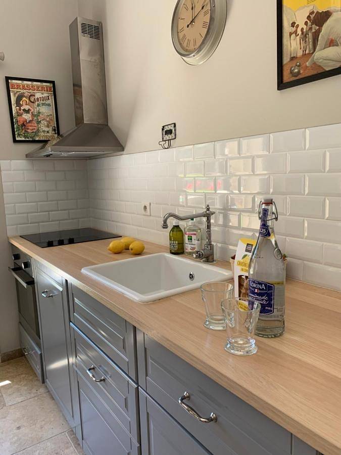 Location de vacances pour 5 personnes, avec piscine ainsi que vue et jardin à Aubignan - 3