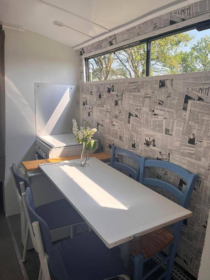 Camping pour 11 personnes, avec terrasse et piscine ainsi que vue et jardin dans le Cher - 4