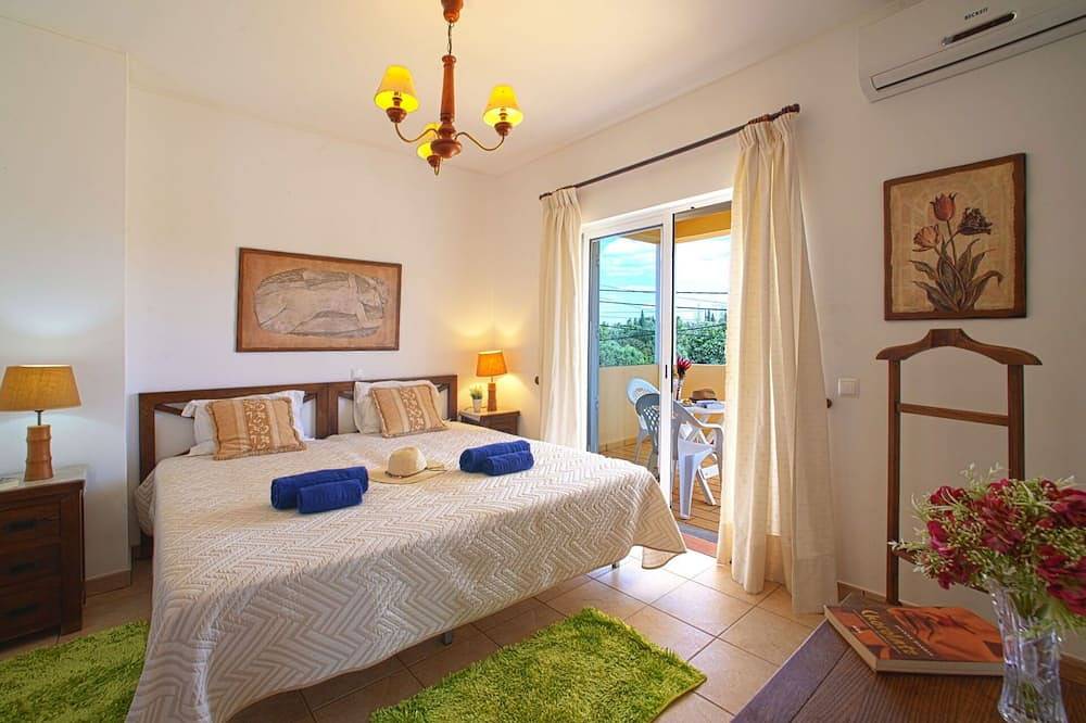 Wunderbares alleinstehendes Ferienhaus mit Klimaanlage, privatem Pool,  W-Lan, Tv und Terrasse in Estômbar, Lagoa