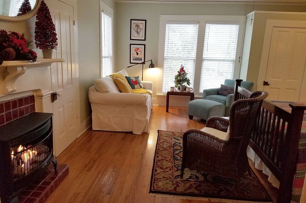 Spacious Downtown Cottage with Roof-Top Patio in Little Rock, Arkansas