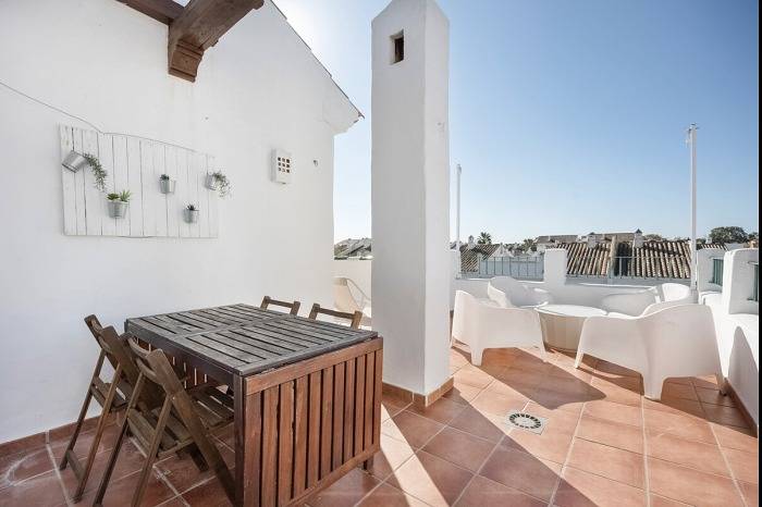 Apartamento vacacional entero, Ático de la Luz free parking by staycare in Playa La Costilla, Rota 