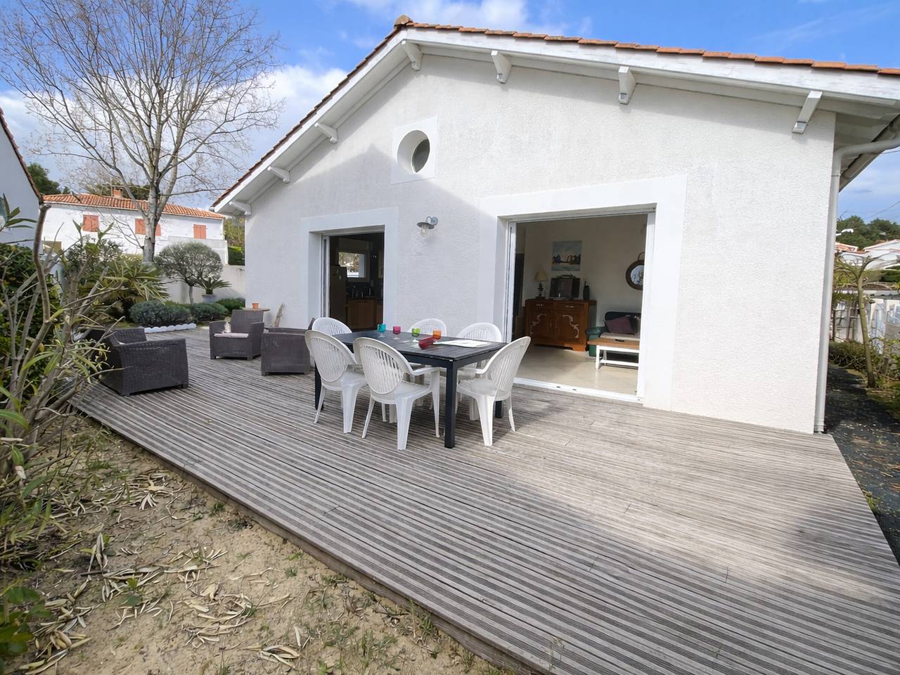 Renovated Comfortable House in Town Center, Close to Beach in La Tranche-sur-Mer, Vendée