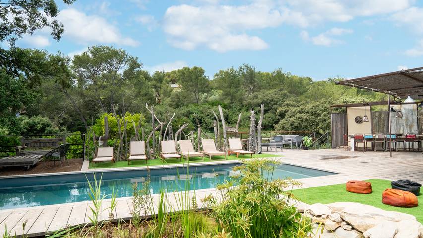 Location de vacances pour 14 personnes, avec jardin et sauna à Nîmes - 2