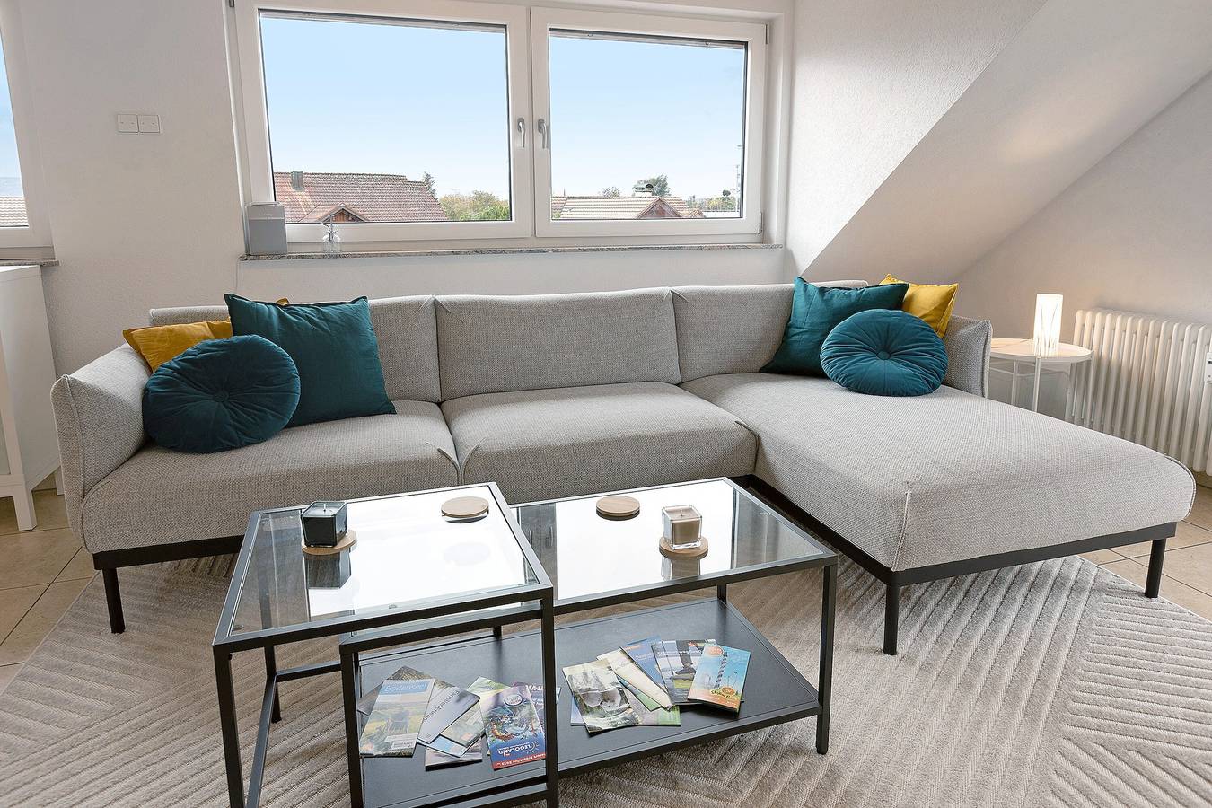 Ganze Wohnung, Moderne Ferienwohnung mit Seeblick und Balkon direkt am Bodensee-Radweg in Markelfingen, Radolfzell am Bodensee