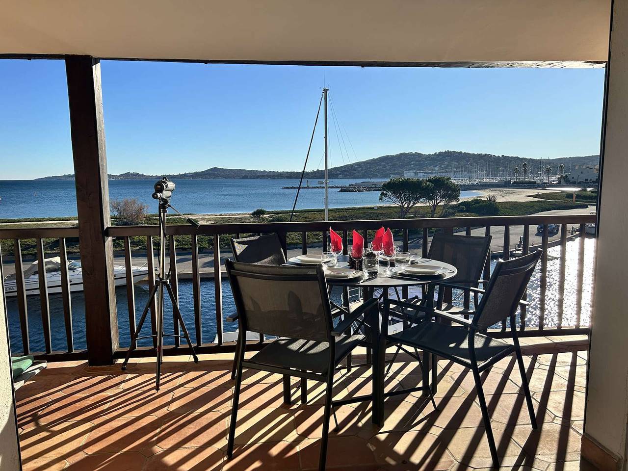 Geheel appartement, 3-Room Apartment in Port Grimaud Ii with Sea View and Wi-Fi in Port Grimaud, Grimaud