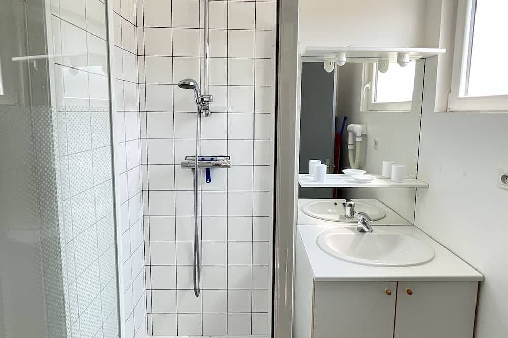 Entire apartment, Musset: Pleasant apartment 300 meters from the spa entrance (Parking) in La Vôge-les-Bains, Épinal region