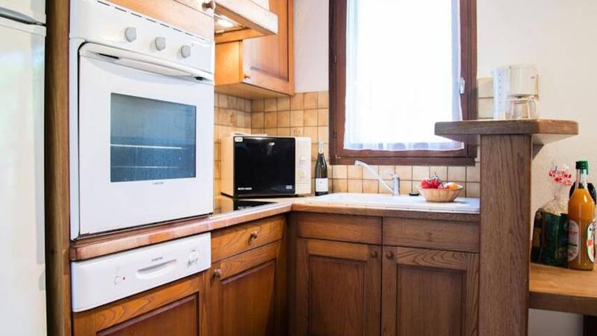 Gîte pour 9 personnes, avec piscine et jardin à La Canourgue - 4