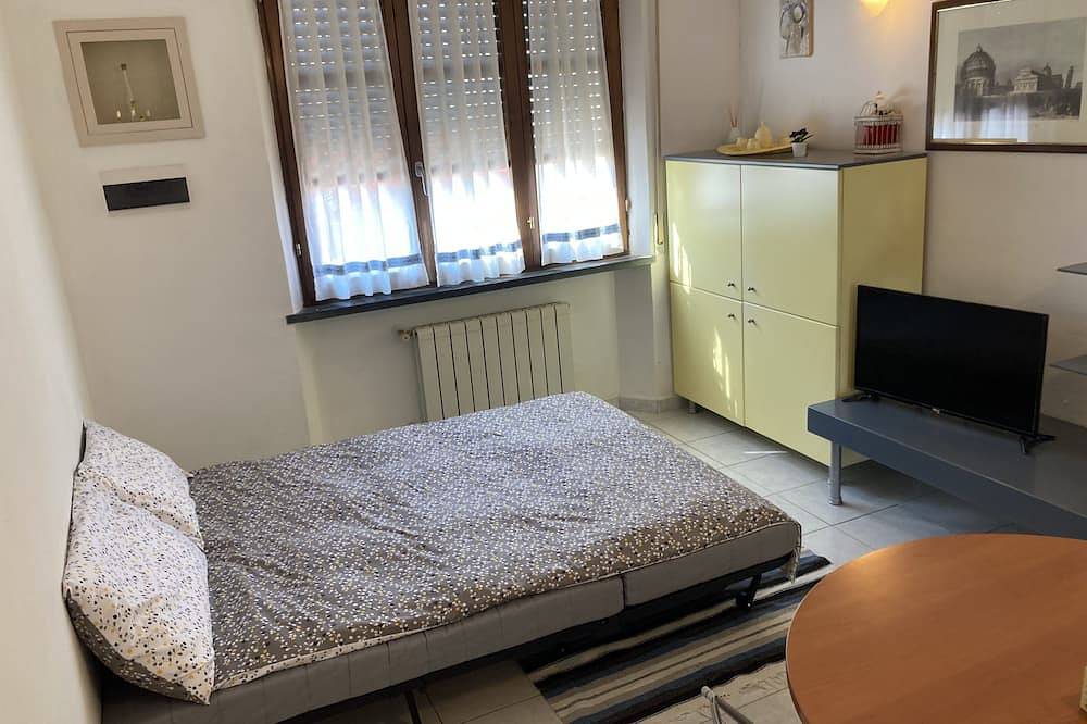 Two-room apartment 500 m from the airport in Pisa, Italienische Riviera