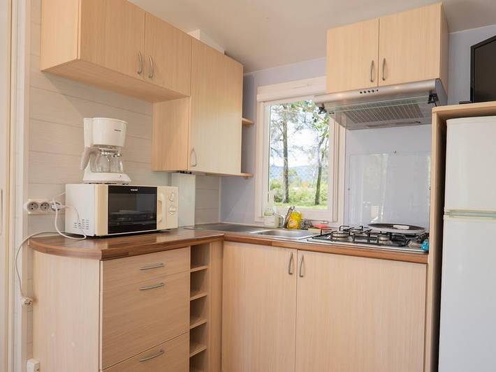 Camping Le Parc - Mobile home 4 persons - Standard in Saint-Paul-en-Forêt, Draguignan region