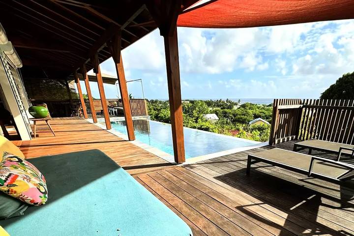 Location de vacances pour 6 personnes, avec vue ainsi que piscine et jardin à Grand-Bourg - 2