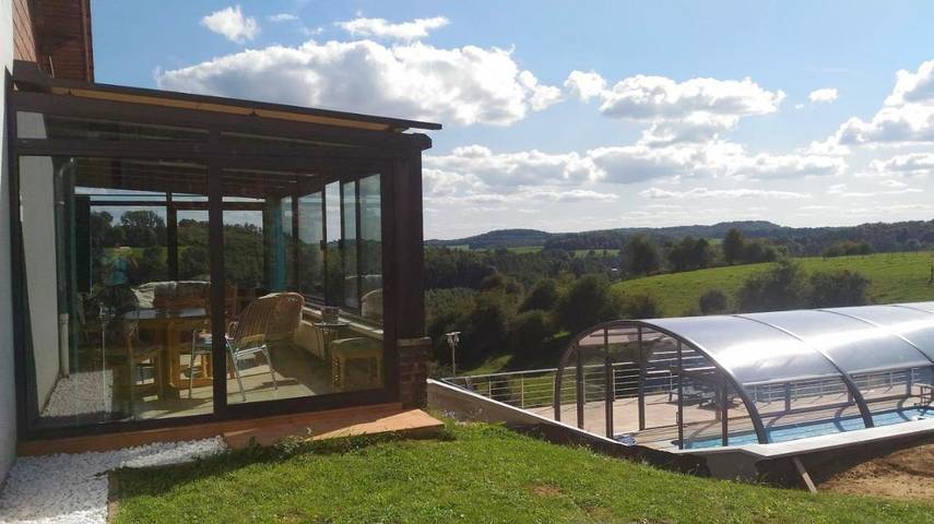 Location de vacances pour 7 personnes, avec piscine ainsi que vue et jardin dans Virton - 3
