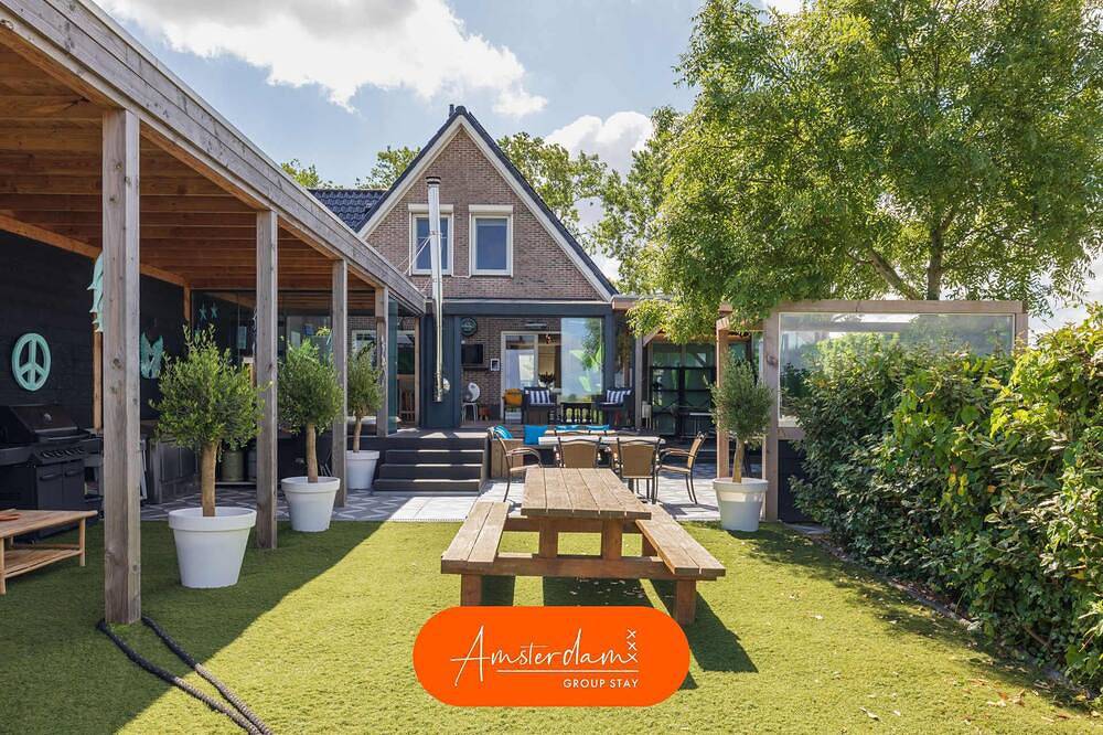 Amsterdam Villa | Jacuzzi, Sauna & Cinema in Nederlandse kust