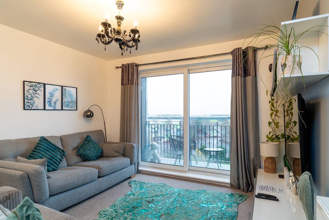 Entire holiday apartment, Apt - Stay 6 - Stadium View - Coo-op Live Arena in Manchester, Greater Manchester