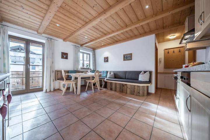 Ferienwohnung für 4 Personen, mit Balkon und Garten sowie Sauna und Ausblick