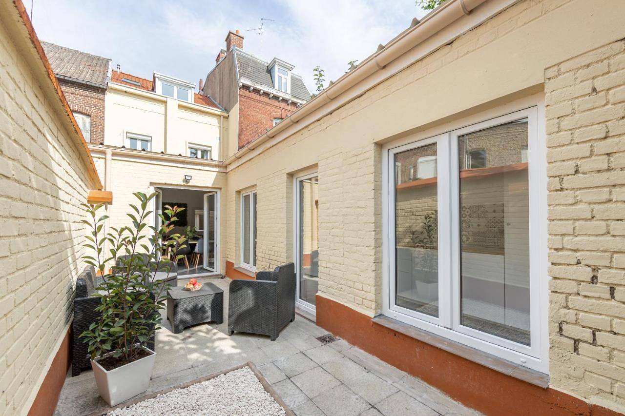 Villa Spacieuse 6 ch/12 personnes/ 6 Sdb Wc privée in Valenciennes, Région de Valenciennes