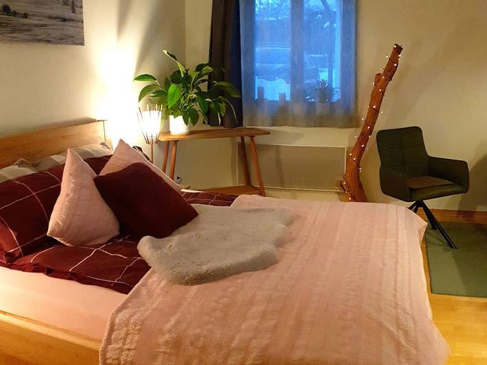 Ferienwohnung für 2 Personen, mit Terrasse und Garten sowie Seeblick in Bad Bayersoien