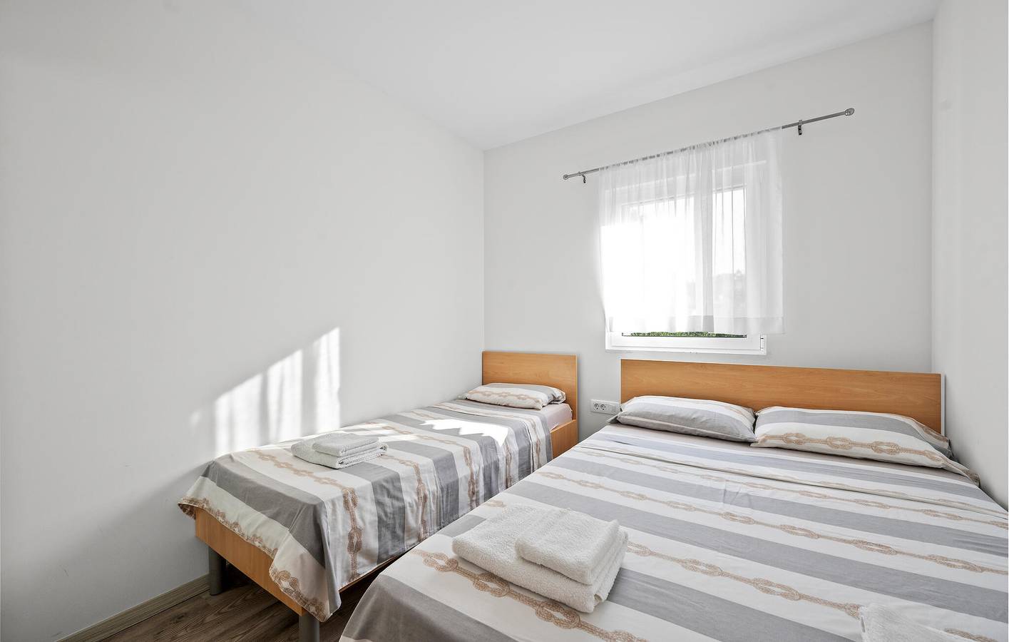 Ganze Ferienwohnung, Ferienwohnung für 4 Personen mit Terrasse in Zaboric, Šibenik-Knin