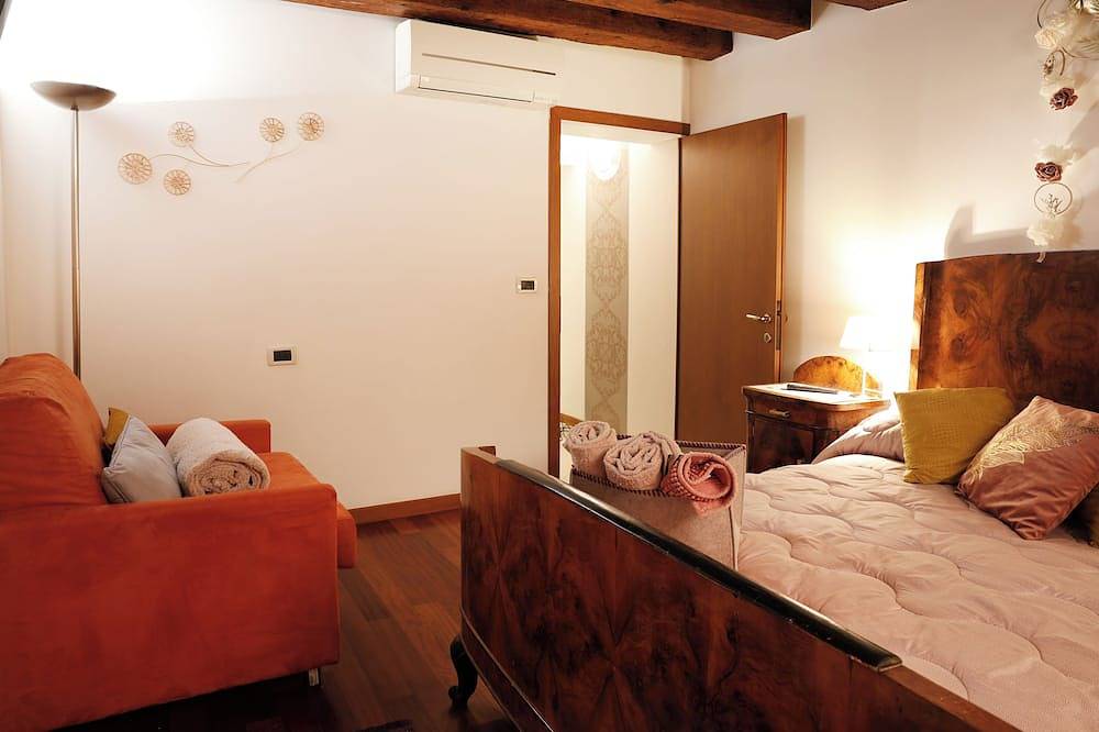 Entire apartment, Suite Haven In Venice With Private Spa in Venice, Venice Province