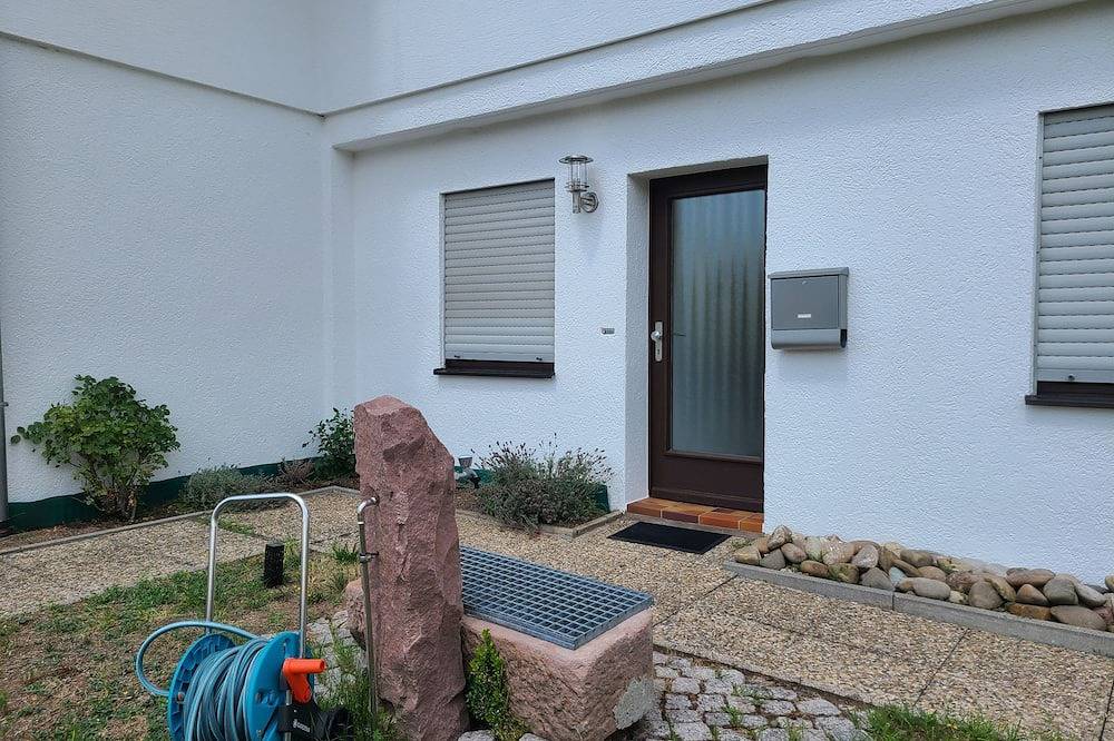 Ganze Wohnung, Ferienwohnung 'Am Südhang' mit Bergblick, privater Terrasse und Wi-Fi in Reichental, Gernsbach