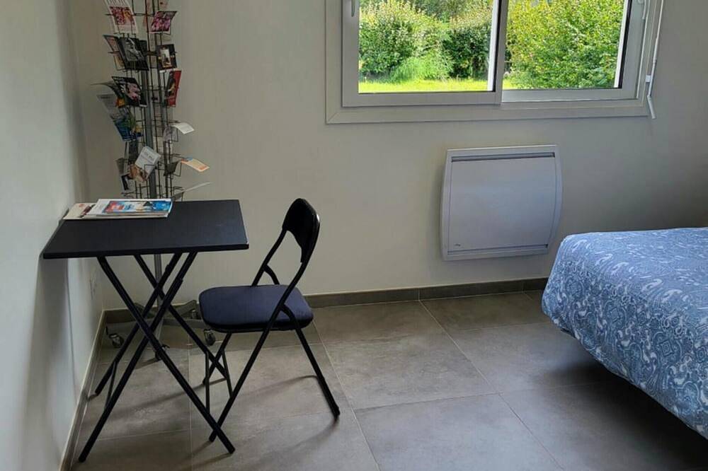 Gîte Bord de Mer La Guichardière : Terrasse Commune, Jardin Privé et Wi-Fi à Pirou in Pirou, Région de Coutances