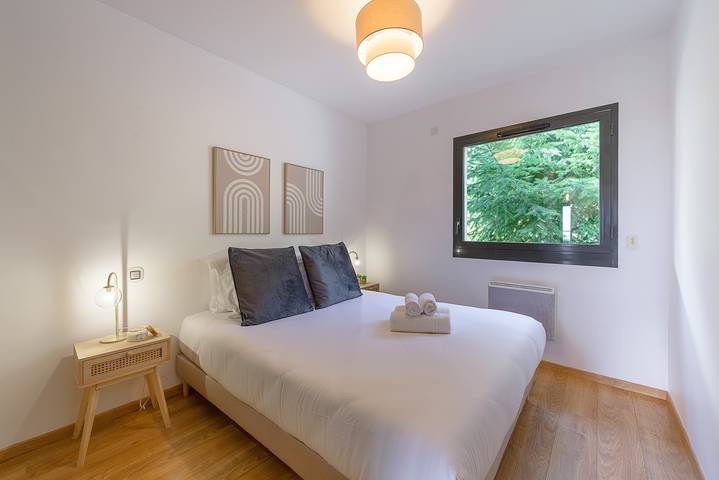 Ganze Wohnung, Ferienwohnung für 4 Personen mit Balkon in Sévrier, Parc naturel régional du Massif des Bauges